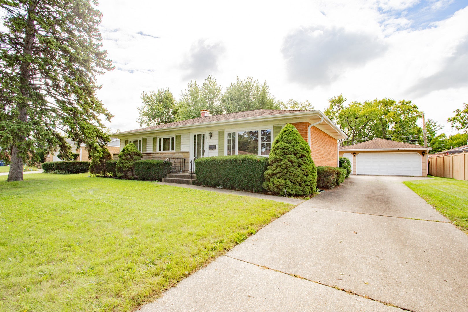 255 W Walnut Avenue