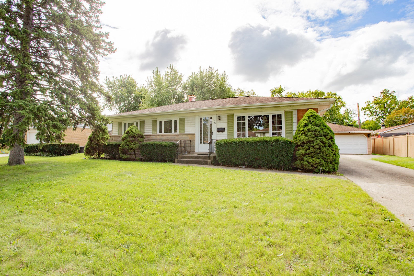 255 W Walnut Avenue