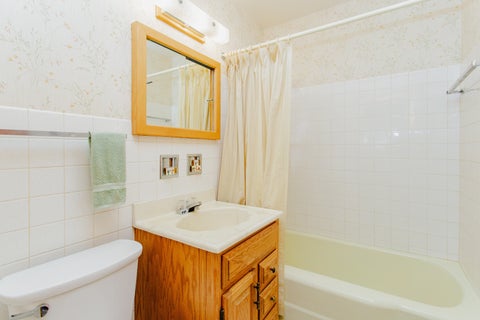 Tiny photo for 255 W Walnut Avenue, Des Plaines, IL 60016 (MLS # 12768523)