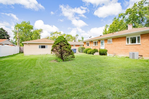 Tiny photo for 255 W Walnut Avenue, Des Plaines, IL 60016 (MLS # 12768523)