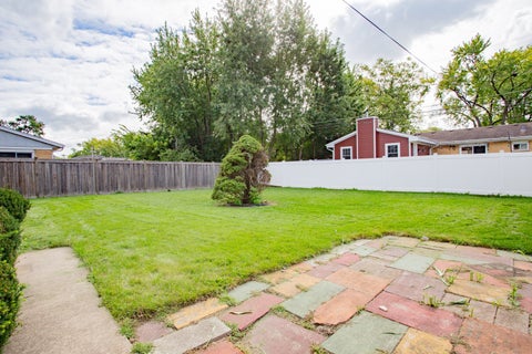 Tiny photo for 255 W Walnut Avenue, Des Plaines, IL 60016 (MLS # 12768523)