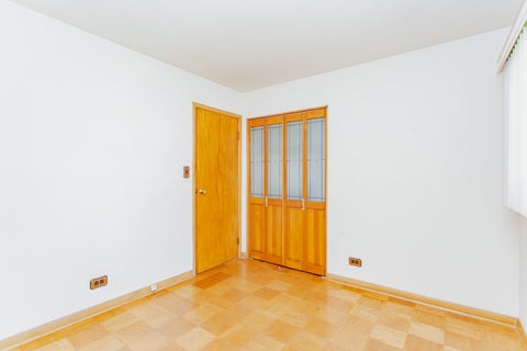 Tiny photo for 255 W Walnut Avenue, Des Plaines, IL 60016 (MLS # 12768523)