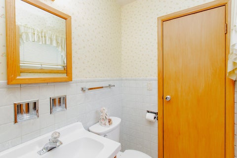 Tiny photo for 255 W Walnut Avenue, Des Plaines, IL 60016 (MLS # 12768523)