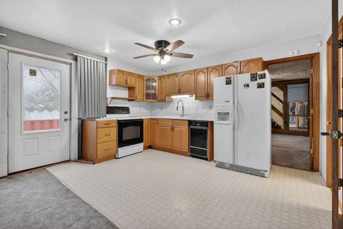 Tiny photo for 136 W 18th Street, Lockport, IL 60441 (MLS # 12544315)