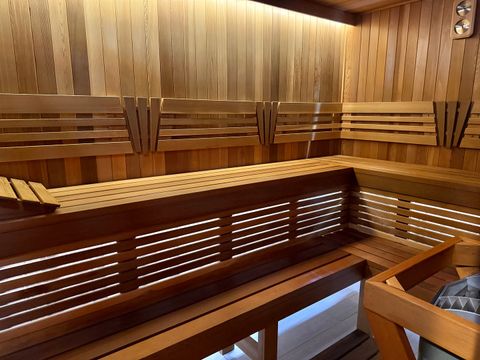 Tiny photo for 5561 S Oak Street, Hinsdale, IL 60521 (MLS # 12387400)