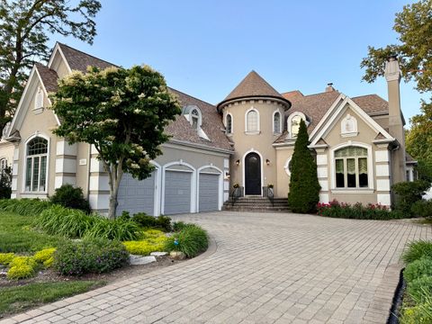 Photo of 5561 S Oak Street, Hinsdale, IL 60521 (MLS # 12387400)