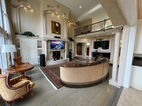 Tiny photo for 5561 S Oak Street, Hinsdale, IL 60521 (MLS # 12387400)