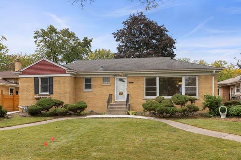 Tiny photo for 8950 Ewing Avenue, Evanston, IL 60203 (MLS # 12503085)