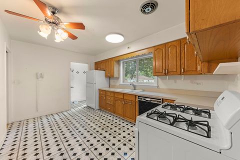 Tiny photo for 8950 Ewing Avenue, Evanston, IL 60203 (MLS # 12503085)
