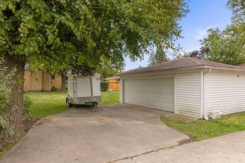 Tiny photo for 8950 Ewing Avenue, Evanston, IL 60203 (MLS # 12503085)