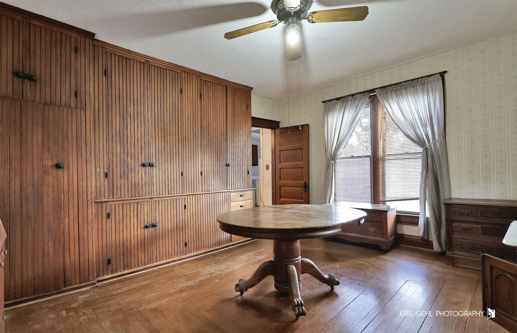 11901 Prairie Avenue