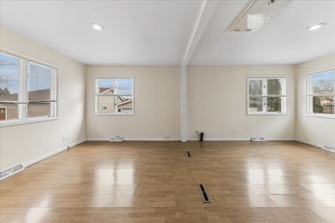 Tiny photo for 2817 Wenonah Avenue, Berwyn, IL 60402 (MLS # 12602084)