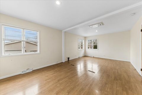 Tiny photo for 2817 Wenonah Avenue, Berwyn, IL 60402 (MLS # 12602084)