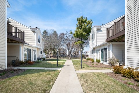 Tiny photo for 371 Le Parc Circle, Buffalo Grove, IL 60089 (MLS # 12606663)
