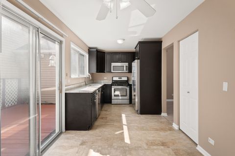 Tiny photo for 371 Le Parc Circle, Buffalo Grove, IL 60089 (MLS # 12606663)