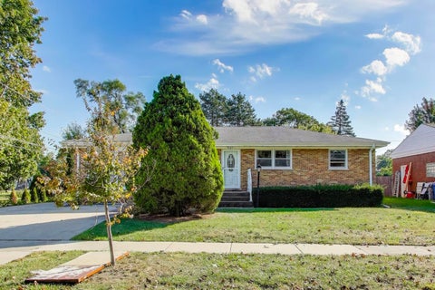 Photo of 901 S Can Dota Avenue, Mount Prospect, IL 60056 (MLS # 12766587)