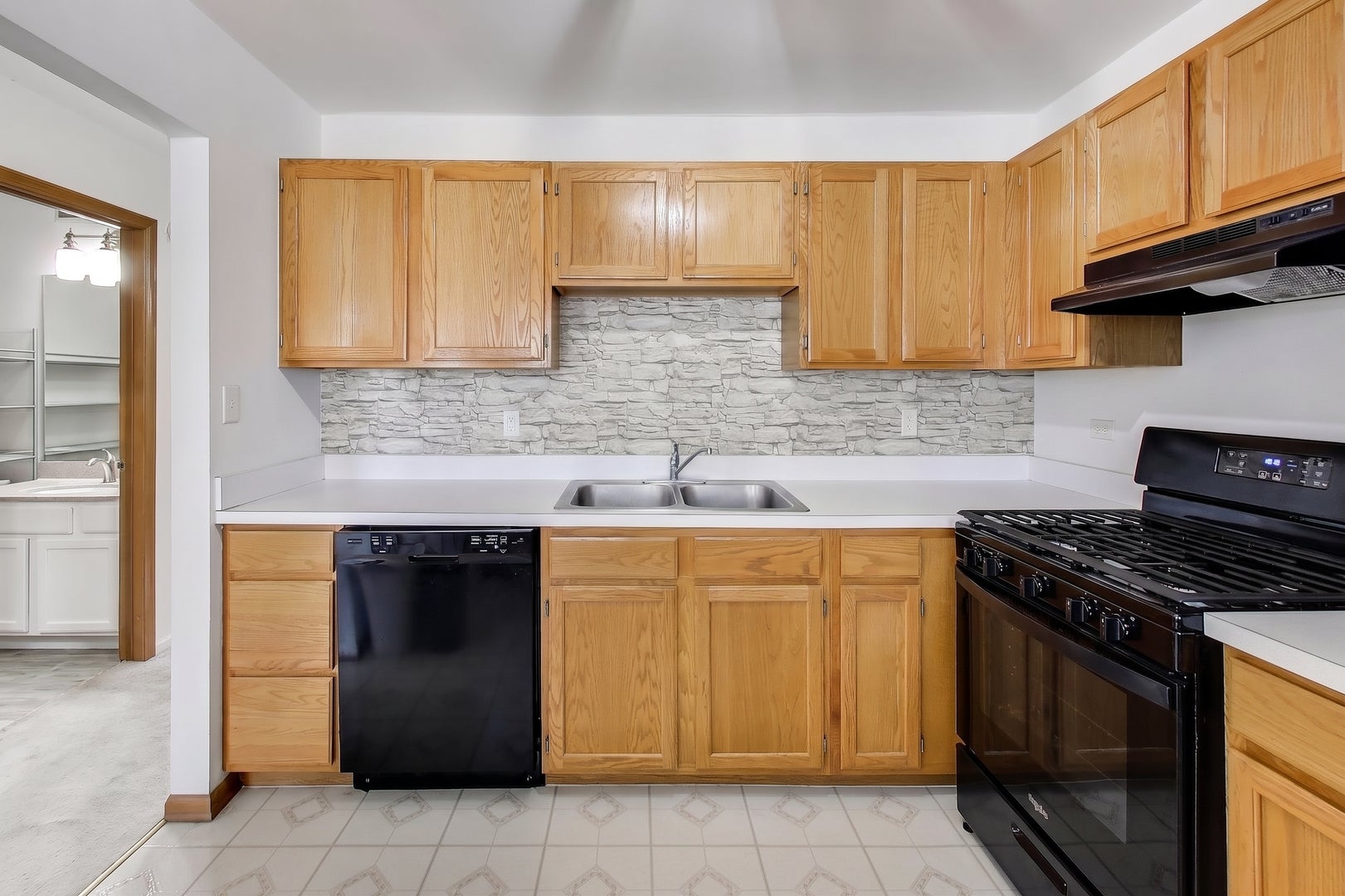 29 N Macgillis Drive 23-3