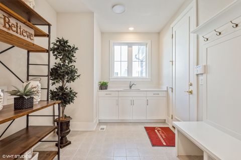 Tiny photo for Willowbrook, IL 60527 (MLS # 12562149)