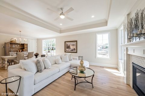 Tiny photo for Willowbrook, IL 60527 (MLS # 12562149)