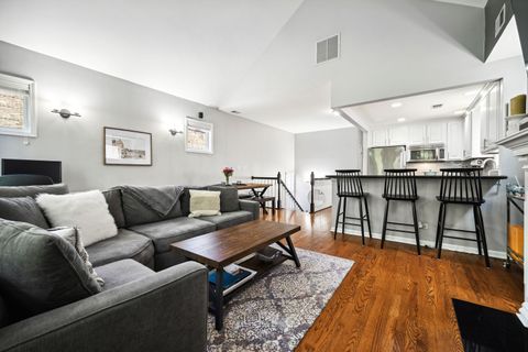Tiny photo for 3223 N SEMINARY Avenue #3, Chicago, IL 60657 (MLS # 12490235)