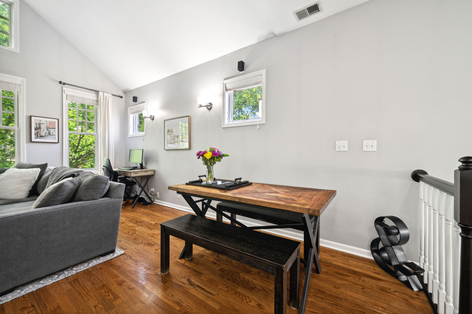 3223 N SEMINARY Avenue 3