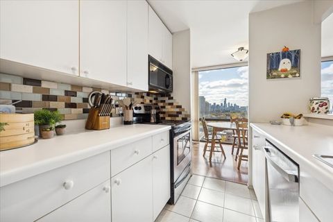 Tiny photo for 345 W Fullerton Parkway #1806, Chicago, IL 60614 (MLS # 12460883)