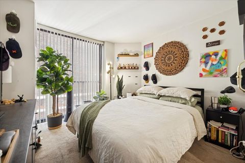 Tiny photo for 345 W Fullerton Parkway #1806, Chicago, IL 60614 (MLS # 12460883)