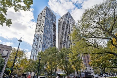 Photo of 345 W Fullerton Parkway #1806, Chicago, IL 60614 (MLS # 12460883)
