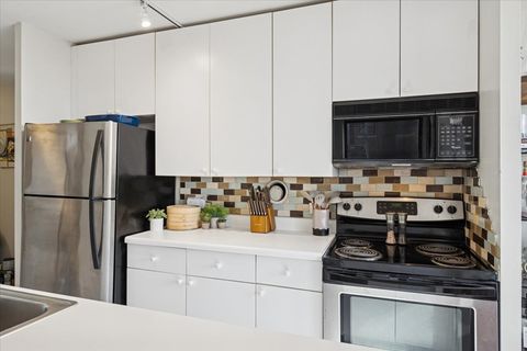 Tiny photo for 345 W Fullerton Parkway #1806, Chicago, IL 60614 (MLS # 12460883)