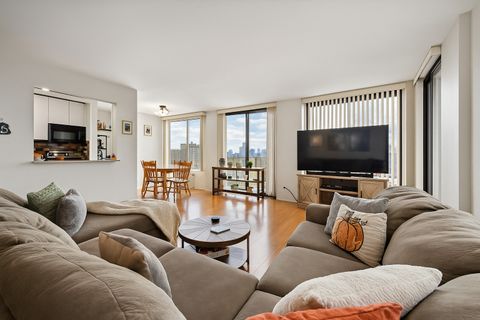 Tiny photo for 345 W Fullerton Parkway #1806, Chicago, IL 60614 (MLS # 12460883)