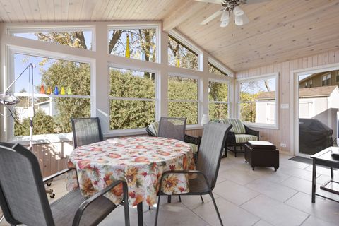 Tiny photo for 260 WELLINGTON Avenue, Elk Grove Village, IL 60007 (MLS # 12517278)