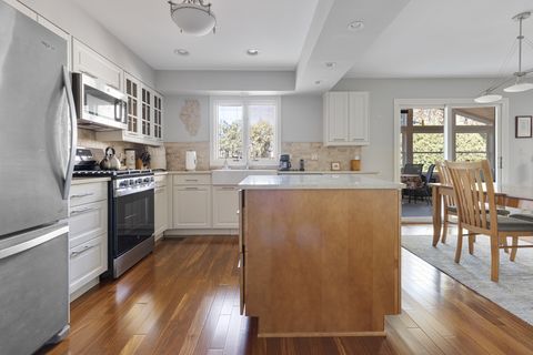 Tiny photo for 260 WELLINGTON Avenue, Elk Grove Village, IL 60007 (MLS # 12517278)