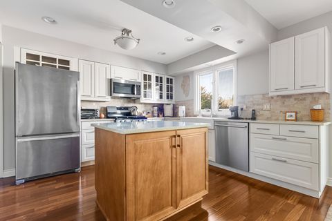 Tiny photo for 260 WELLINGTON Avenue, Elk Grove Village, IL 60007 (MLS # 12517278)