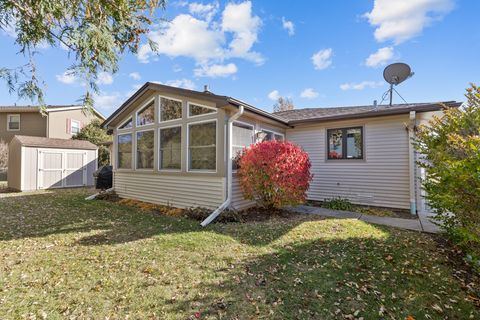 Tiny photo for 260 WELLINGTON Avenue, Elk Grove Village, IL 60007 (MLS # 12517278)