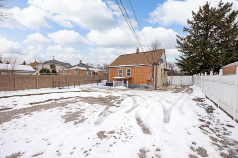 Tiny photo for 4646 River Road, Schiller Park, IL 60176 (MLS # 12542774)