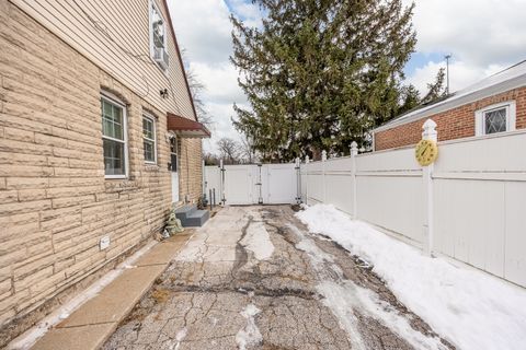 Tiny photo for 4646 River Road, Schiller Park, IL 60176 (MLS # 12542774)