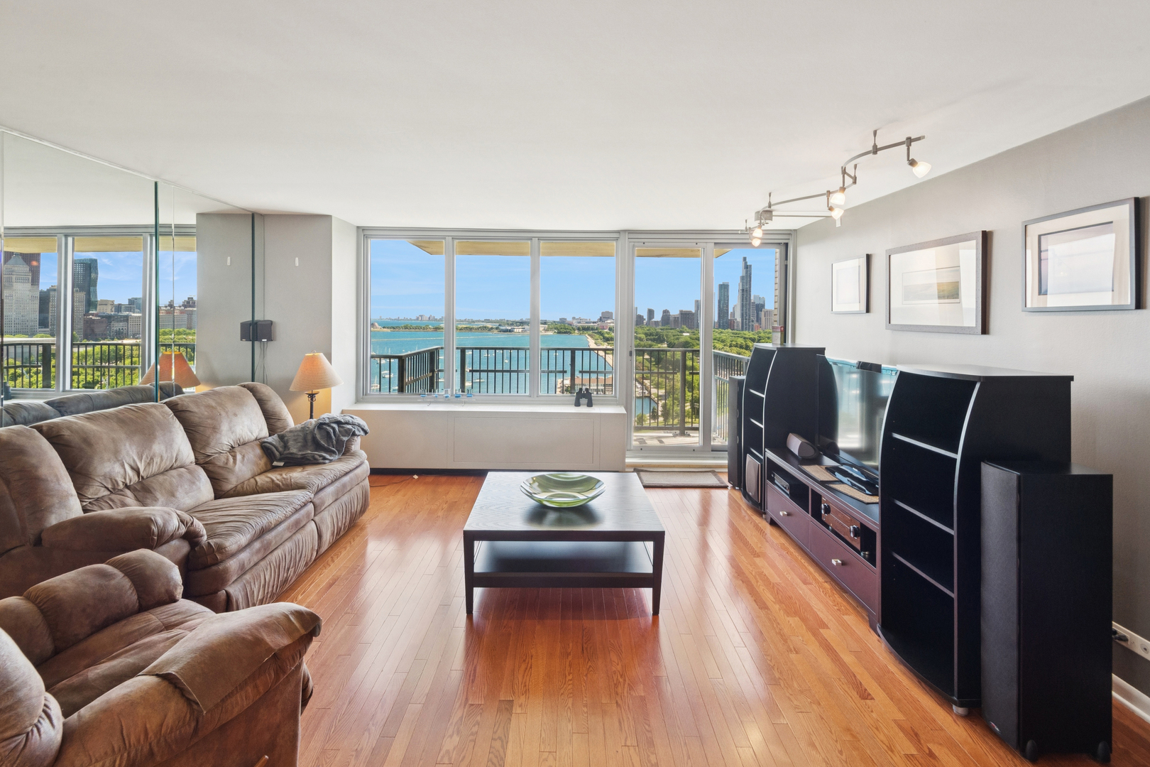 400 E RANDOLPH Street 1809