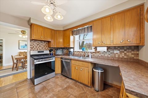 Tiny photo for 912 Hull Avenue, Westchester, IL 60154 (MLS # 12608309)