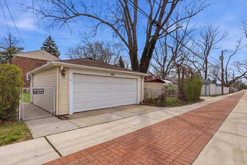 Tiny photo for 912 Hull Avenue, Westchester, IL 60154 (MLS # 12608309)