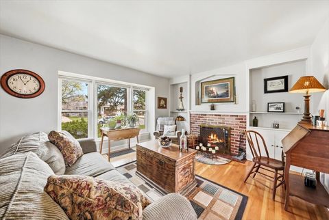 Tiny photo for 912 Hull Avenue, Westchester, IL 60154 (MLS # 12608309)