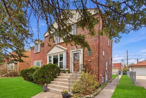 Tiny photo for 912 Hull Avenue, Westchester, IL 60154 (MLS # 12608309)