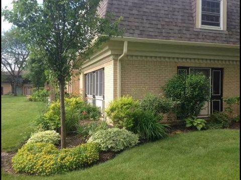 Tiny photo for 1125 Pleasant Run Drive #807, Wheeling, IL 60090 (MLS # 12557052)