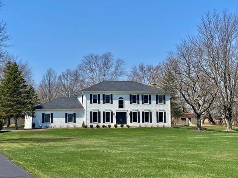 Tiny photo for 12 Crestview Lane, Lake Barrington, IL 60010 (MLS # 12523412)