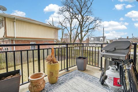 Tiny photo for 9355 Irving Park Road #122, Schiller Park, IL 60176 (MLS # 12593584)
