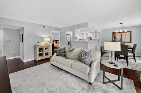 Tiny photo for 555 S River Road #301, Des Plaines, IL 60016 (MLS # 12501851)