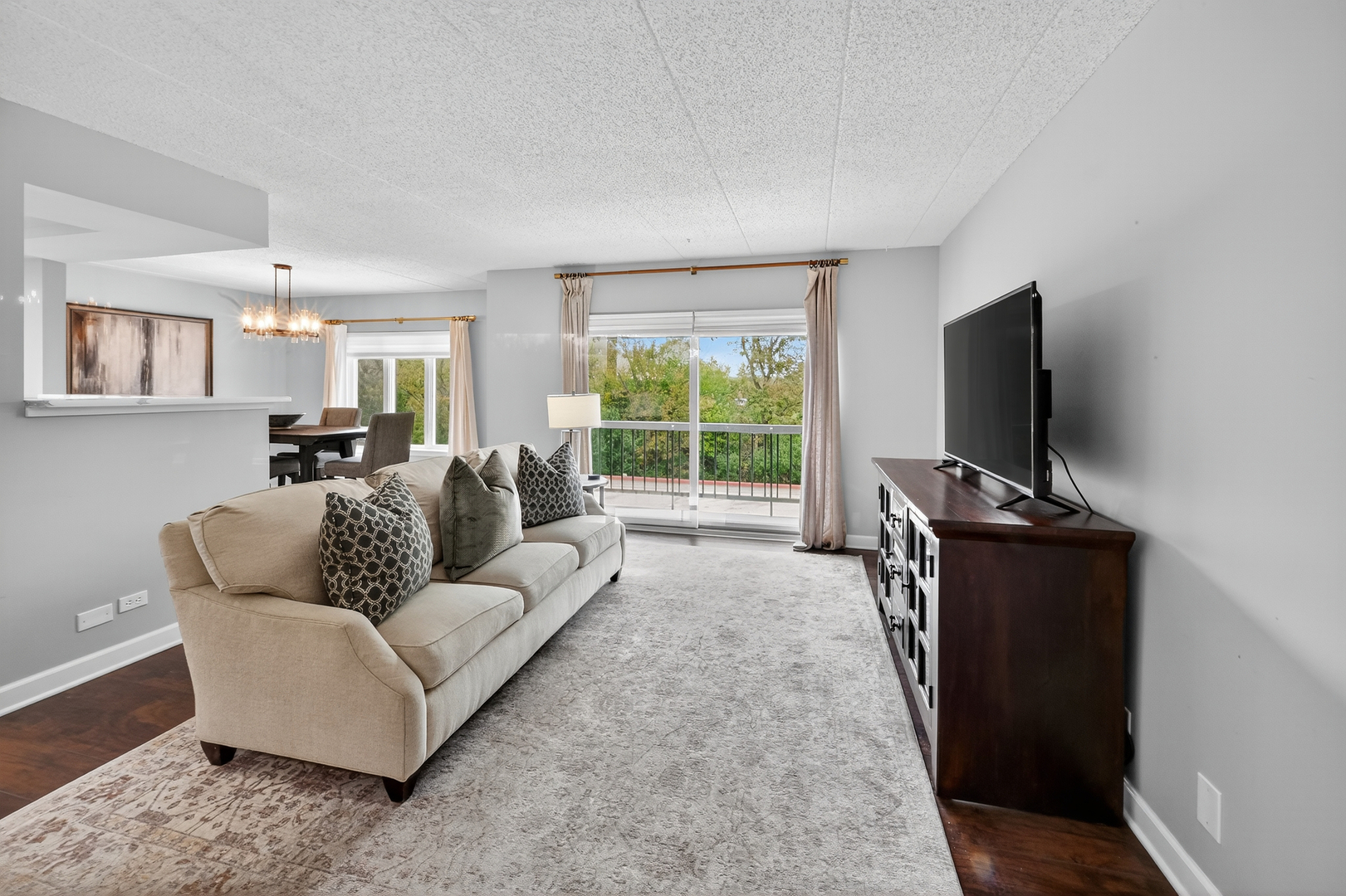 555 S River Road 301