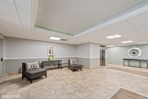 Tiny photo for 555 S River Road #301, Des Plaines, IL 60016 (MLS # 12501851)