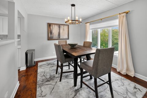 Tiny photo for 555 S River Road #301, Des Plaines, IL 60016 (MLS # 12501851)