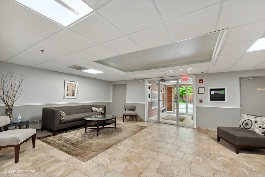 555 S River Road 301
