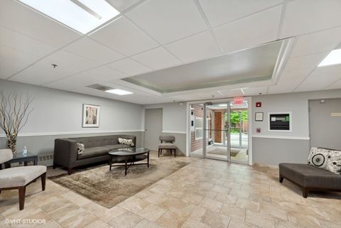 Tiny photo for 555 S River Road #301, Des Plaines, IL 60016 (MLS # 12501851)